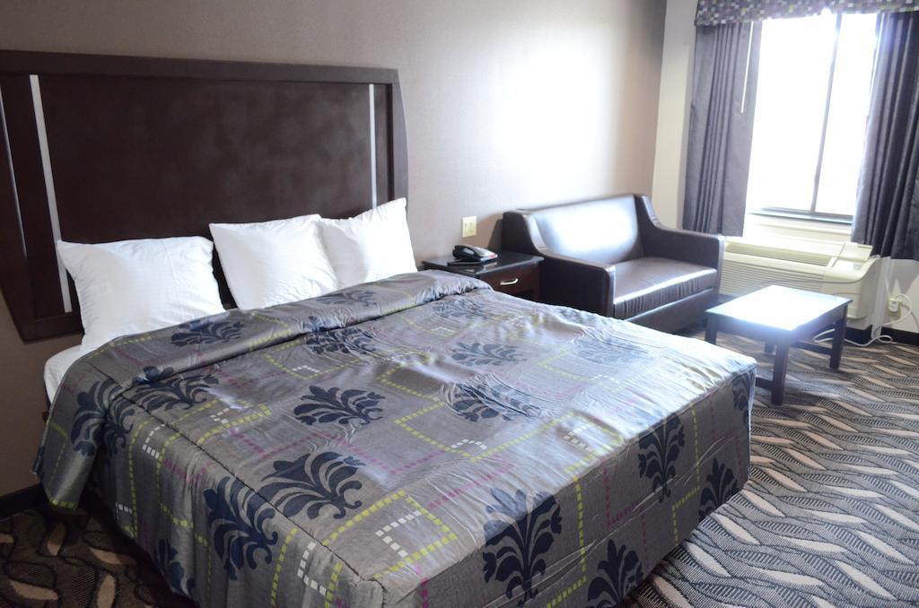 Palace Inn Sam Houston Race Park Номер фото