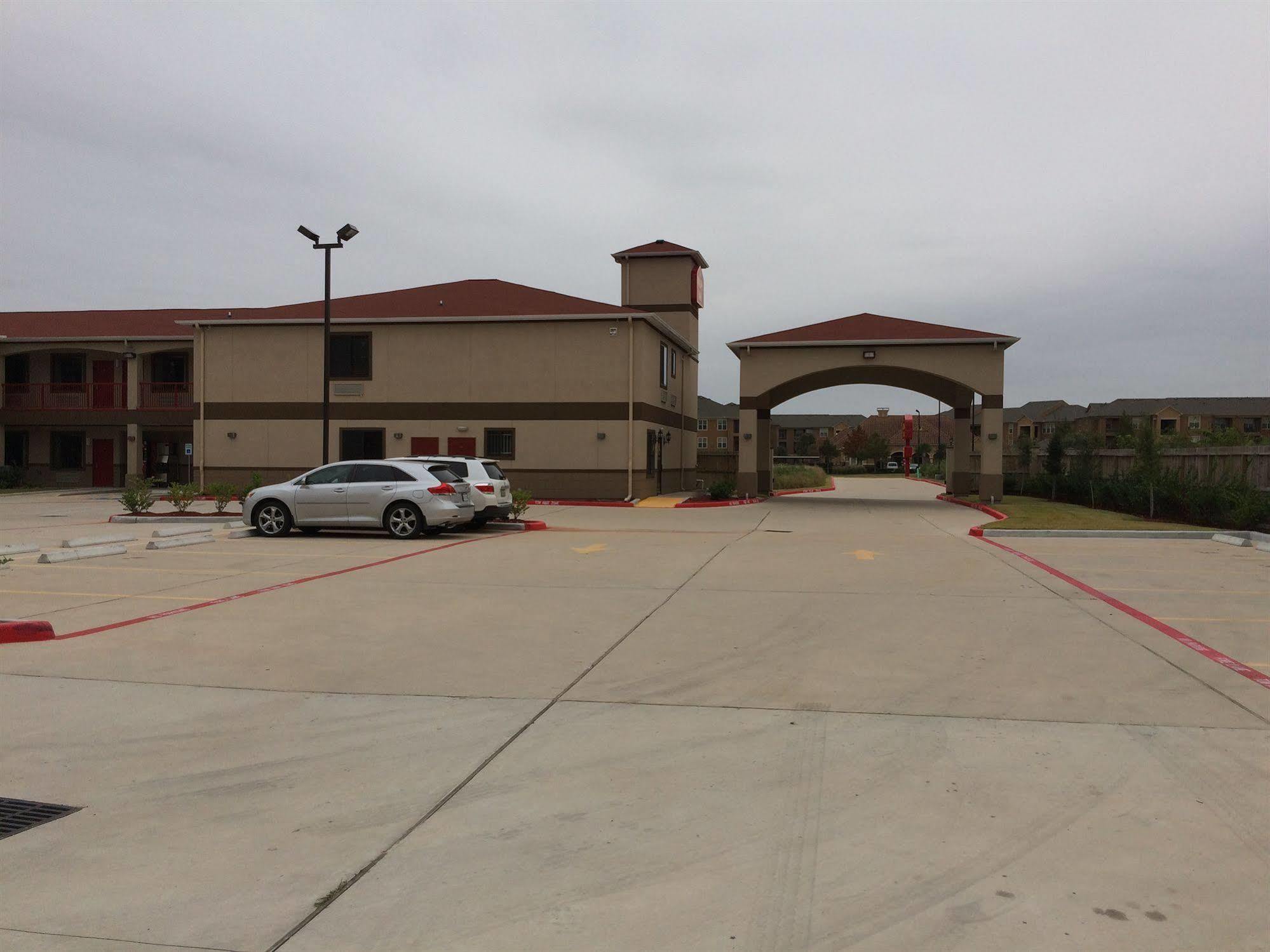 Palace Inn Sam Houston Race Park Экстерьер фото