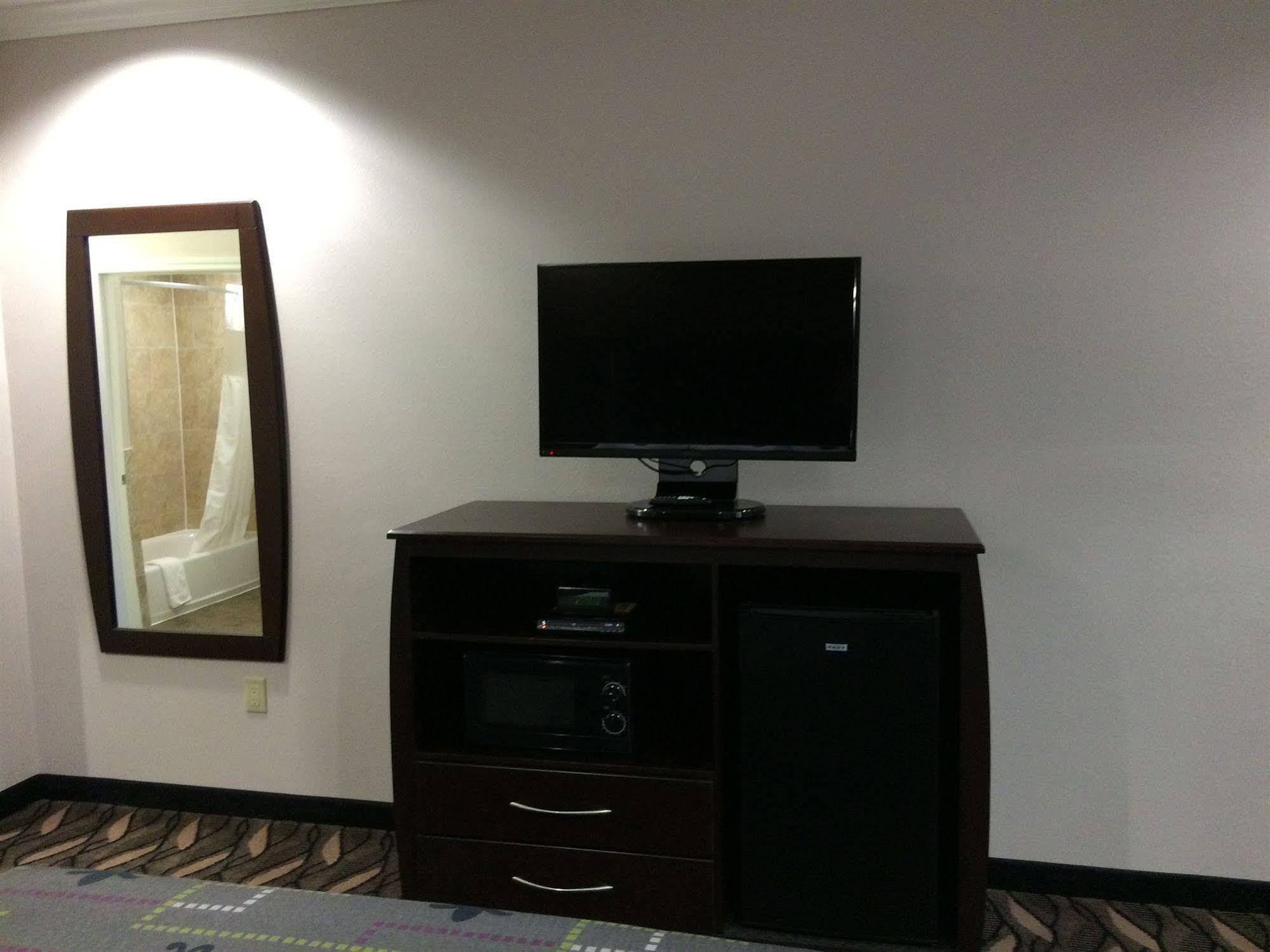 Palace Inn Sam Houston Race Park Экстерьер фото