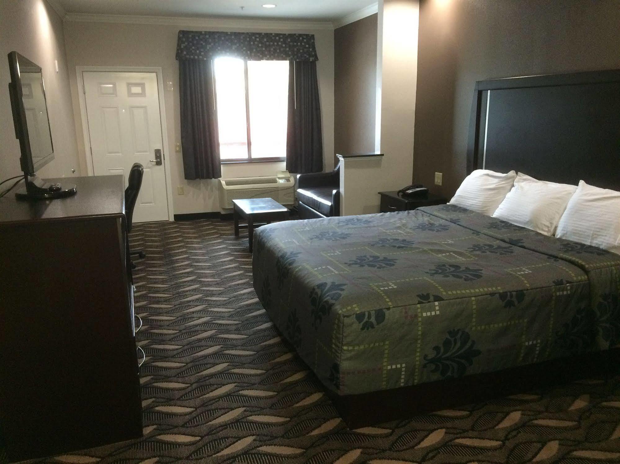 Palace Inn Sam Houston Race Park Экстерьер фото