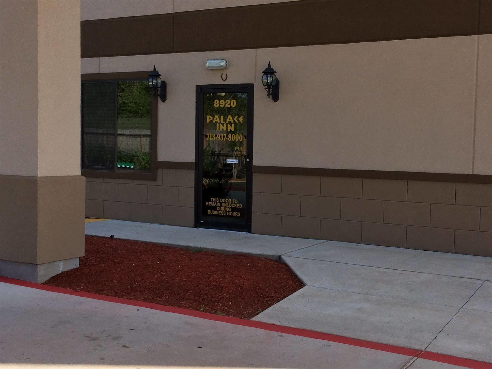 Palace Inn Sam Houston Race Park Экстерьер фото